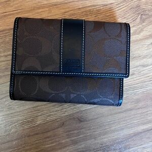Signature C Coach wallet
